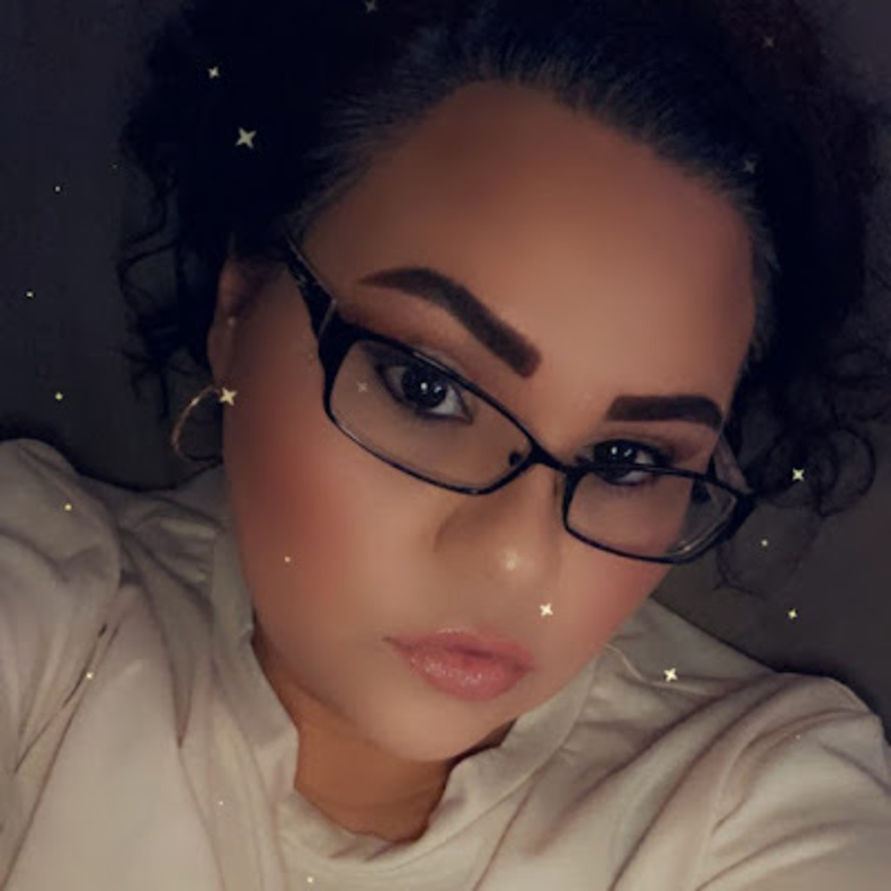 Meet your Posher, Adriana
